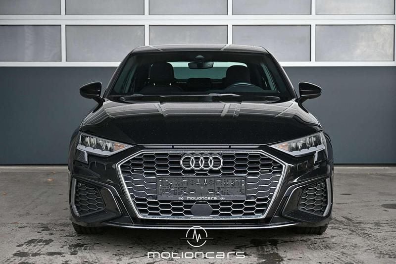 Gebraucht Audi A3 Ambiente 150 PS (110 kW) 2022 Schwarz Limousine