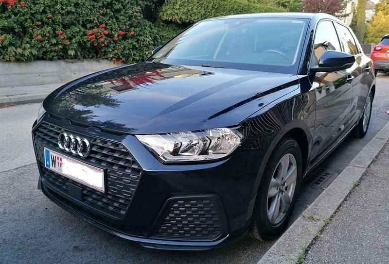 Gebraucht Audi A1 Sportback Comfort 116 PS (85 kW) 2019 Blau Kleinwagen