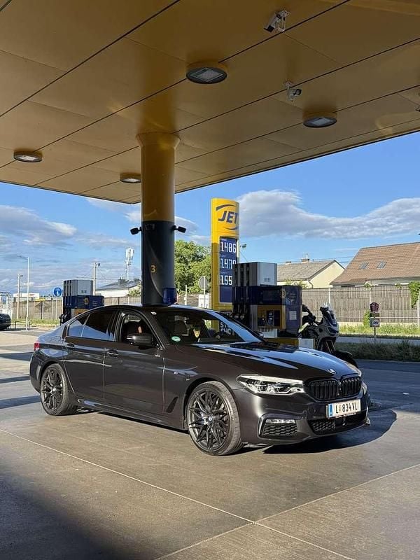 Gebraucht BMW 530 Comfort Edition 265 PS (194 kW) 2018 Grau Limousine