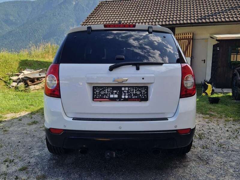 Weiß Gebraucht 2013 Chevrolet Captiva LTZ SUV | € 6.799 - Bild 1/4