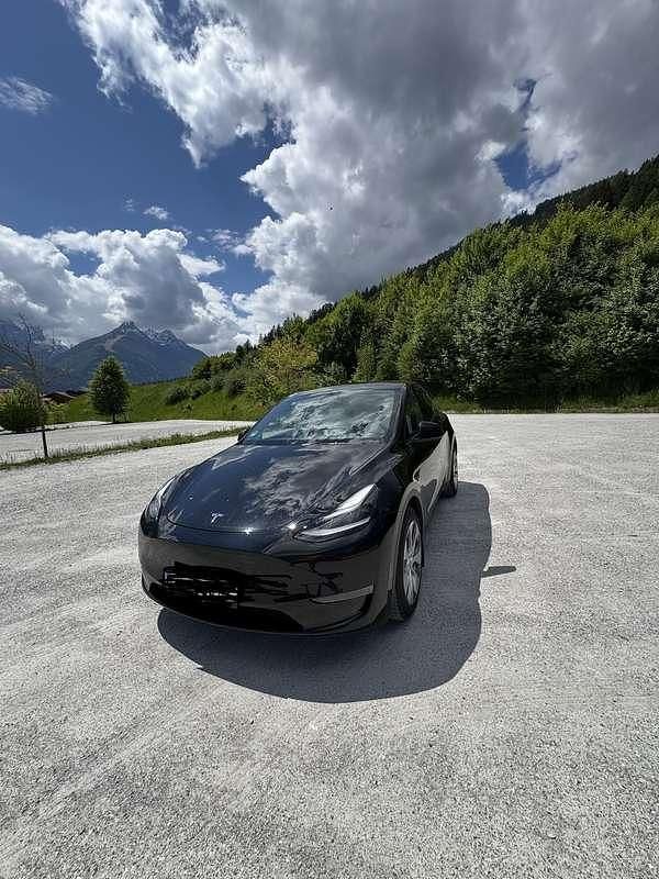 Gebraucht 2024 Tesla Model Y Long Range AWD SUV | € 38.550 (Fairer Preis) - Bild 1/4