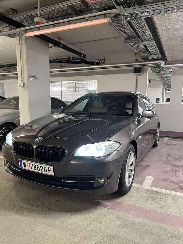 Gebraucht BMW 530 258 PS (189 kW) 2011 Kombi
