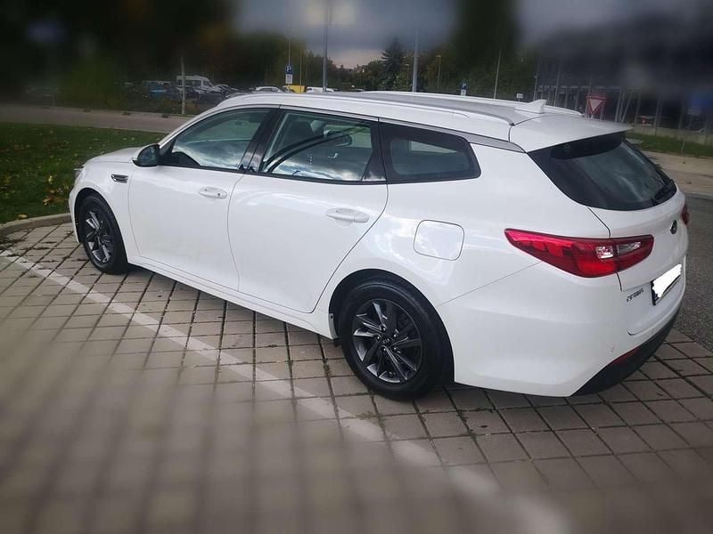 Weiß Gebraucht 2019 Kia Optima Silver Kombi | € 14.900 - Bild 1/4