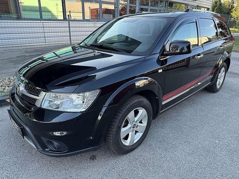 Schwarz Gebraucht 2014 Fiat Freemont Lounge SUV | € 6.500 (Superpreis) - Bild 1/4