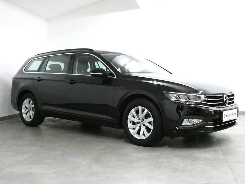 Gebraucht VW Passat R 150 PS (110 kW) 2022 Schwarz Kombi