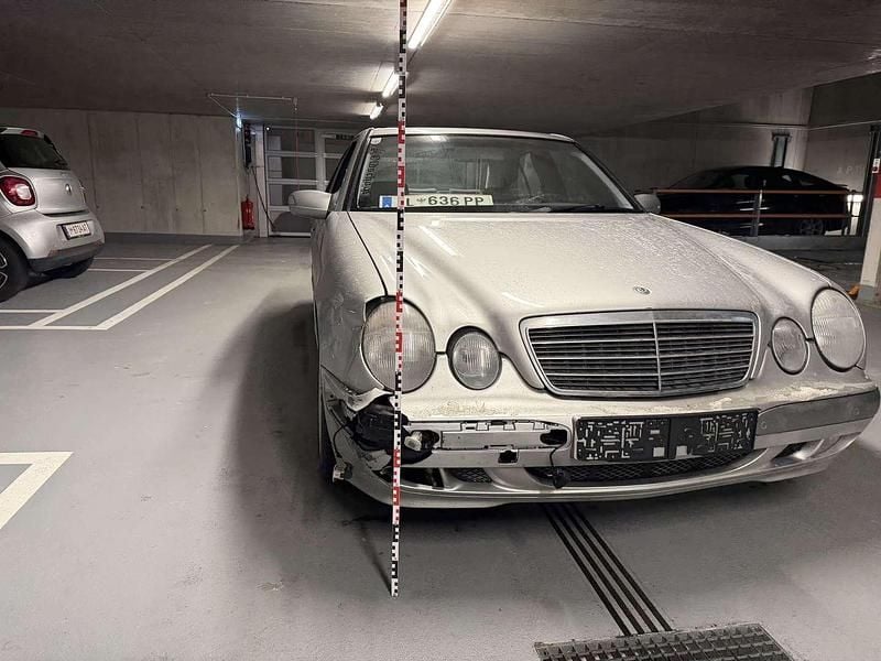 Gebraucht 2000 Mercedes E200 Classic Limousine | € 1.100 - Bild 1/4