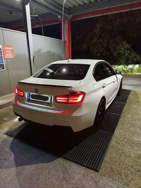 Gebraucht BMW 320 M Sport 184 PS (135 kW) 2014 Weiß Limousine