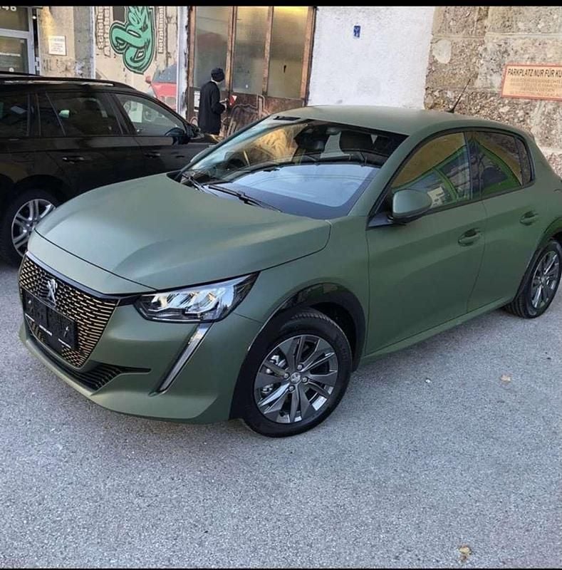 Grün Gebraucht 2020 Peugeot e-208 Allure Kleinwagen | € 14.500 (Fairer Preis) - Bild 1/4