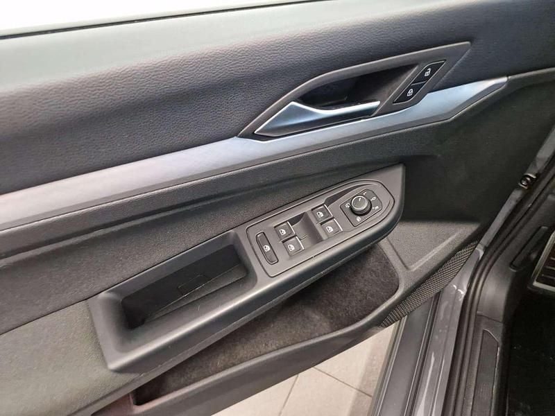 Gebraucht VW Golf VIII Life 116 PS (85 kW) 2020 Grau Limousine