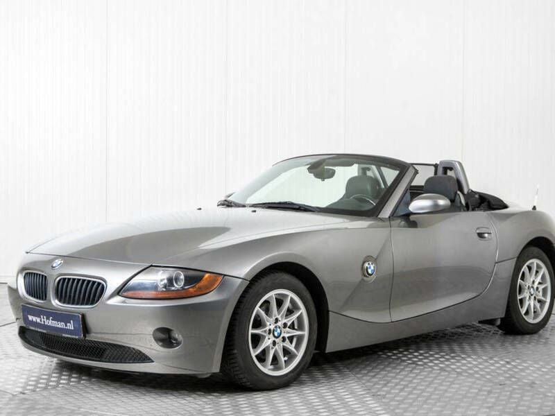 Grau Gebraucht 2004 BMW Z4 Cabrio | € 14.900 - Bild 1/4