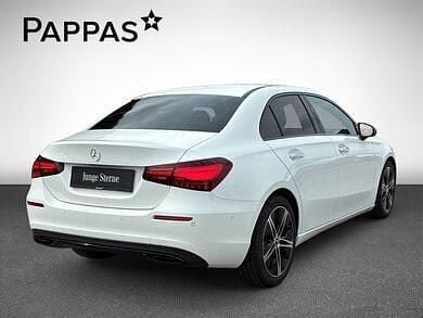 Gebraucht Mercedes A180 Progressive 136 PS (100 kW) 2024 Polarweiß Limousine