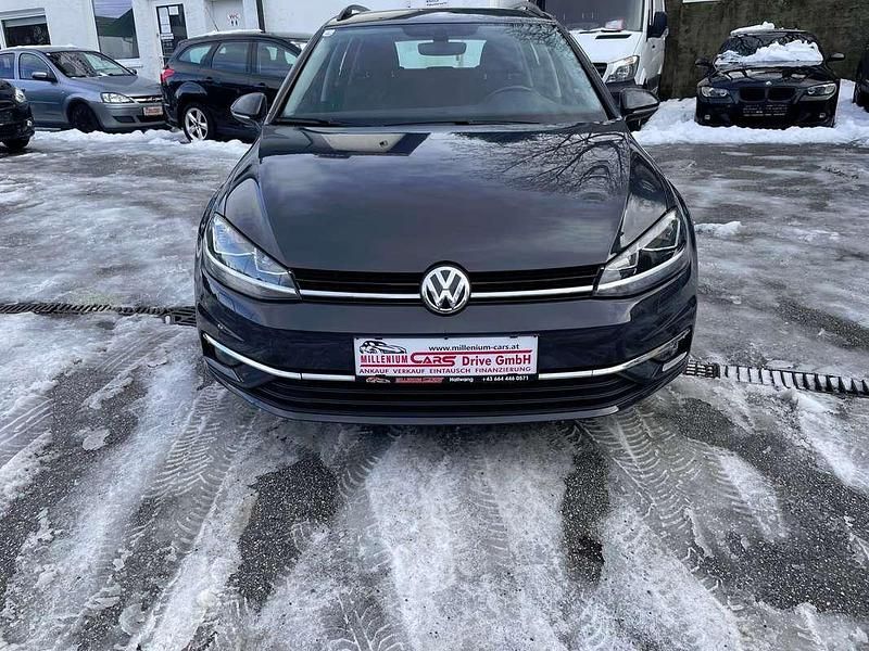 Gebraucht VW Golf VII Comfortline 116 PS (85 kW) 2018 Grau Kombi