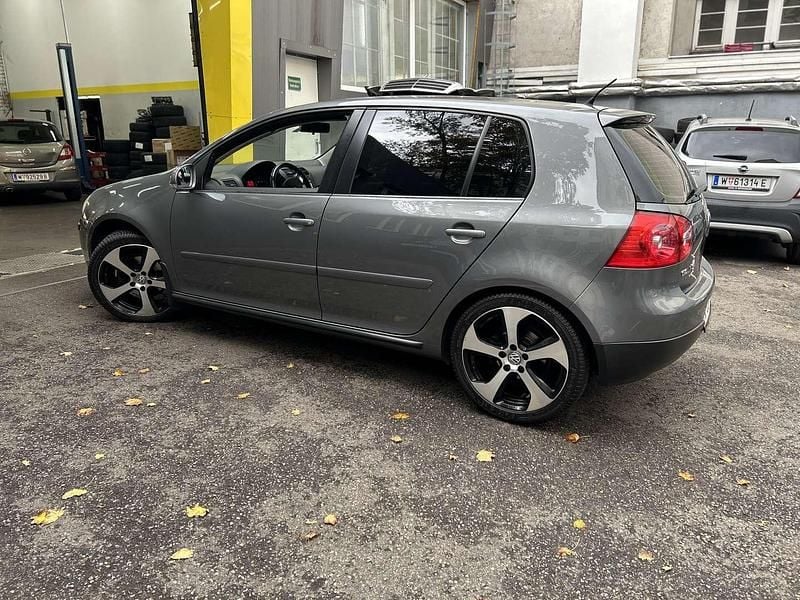 Gebraucht VW Golf IV 90 PS (66 kW) 2006 Silber Limousine