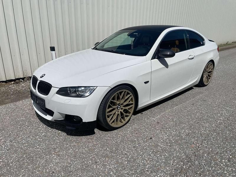 Gebraucht BMW 325 Performance 218 PS (160 kW) 2006 Weiß Coupé