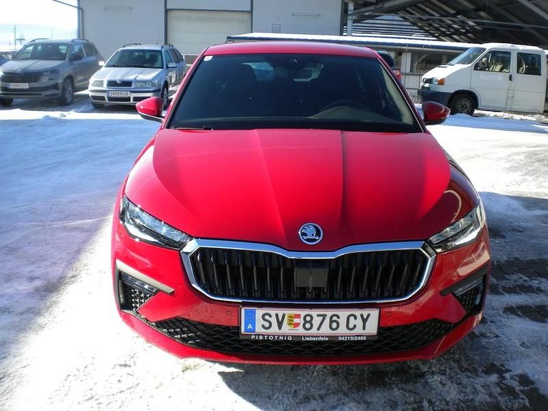 Neu Skoda Scala Selection 115 PS (84 kW) 2025 Mittelrot  metallic Kleinwagen