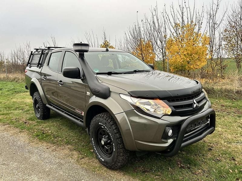 Grün Gebraucht 2017 Mitsubishi L200 Edition Abholung | € 26.000 - Bild 1/4