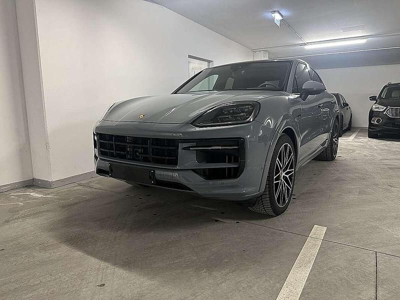 Gebraucht Porsche Cayenne Coupe 470 PS (345 kW) 2024 Grau Coupé
