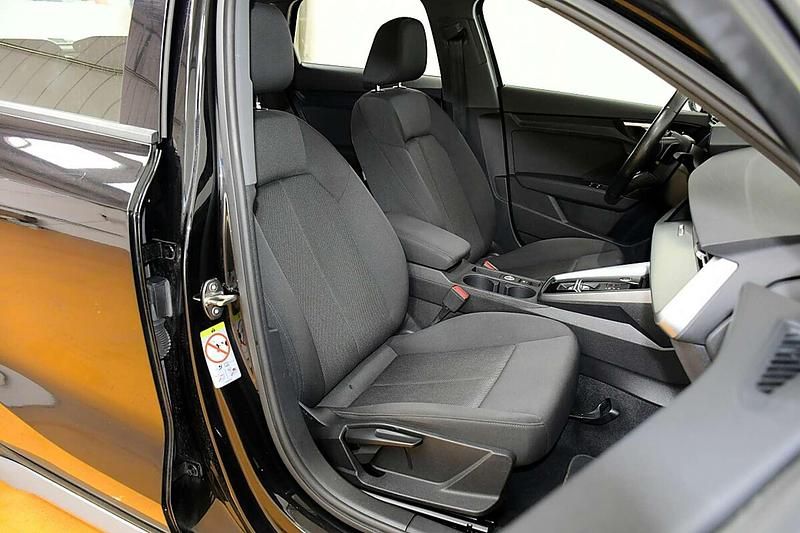 Gebraucht Audi A3 Ambiente 116 PS (85 kW) 2021 Schwarz Limousine