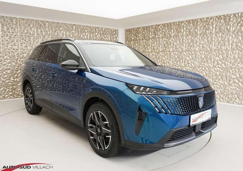Neu Peugeot 5008 GT 136 PS (100 kW) 2025 Grau Van / Kleinbus