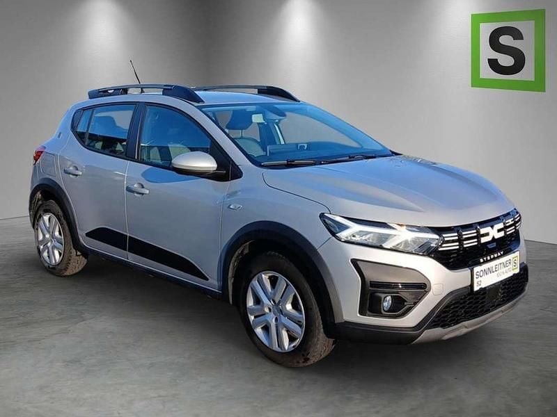 Gebraucht Dacia Sandero Expression 91 PS (66 kW) 2023 Grau Kleinwagen