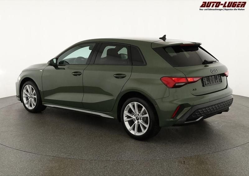 Neu Audi A3 S-Line 150 PS (110 kW) 2025 Distrikt grün metallic Limousine