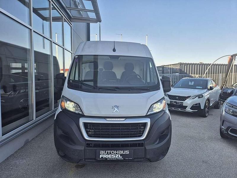 Gebraucht Peugeot Boxer 165 PS (121 kW) 2023 Weiß Van