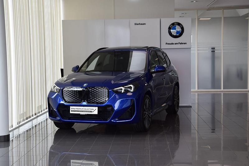 Gebraucht BMW iX1 Shadowline 150 kW (204 PS) 2025 M portimao blau SUV
