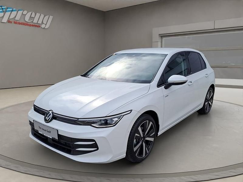 Gebraucht VW Golf VIII 115 PS (84 kW) 2025 Weiss  metallicperleffekt Limousine
