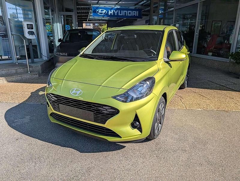 Gelb Neu 2025 Hyundai i10 GO! Kleinwagen | € 16.490 (Superpreis) - Bild 1/4