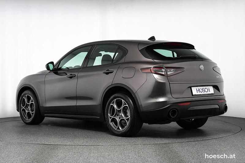 Gebraucht Alfa Romeo Stelvio Sprint 160 PS (117 kW) 2023 Grau SUV