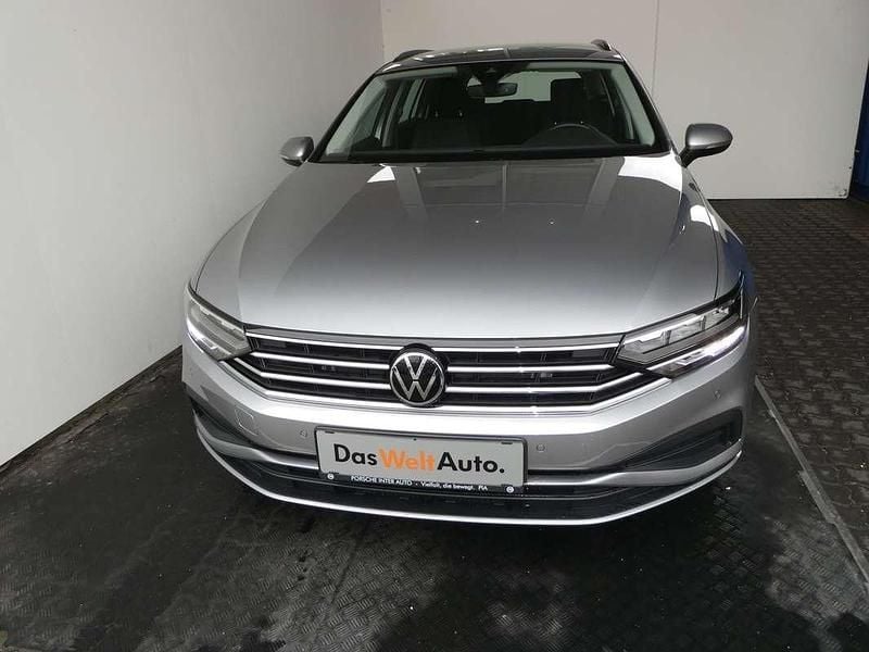Gebraucht VW Passat 150 PS (110 kW) 2024 Silber Kombi