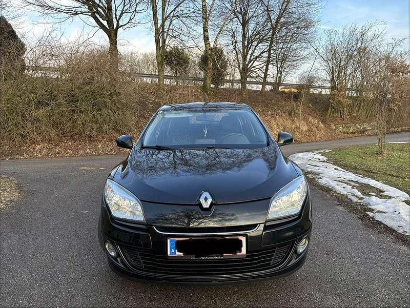 Schwarz Gebraucht 2012 Renault Mégane Limousine | € 4.000 - Bild 1/4