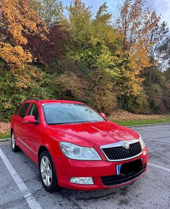 Gebraucht Skoda Octavia Elegance 105 PS (77 kW) 2009 Kombi