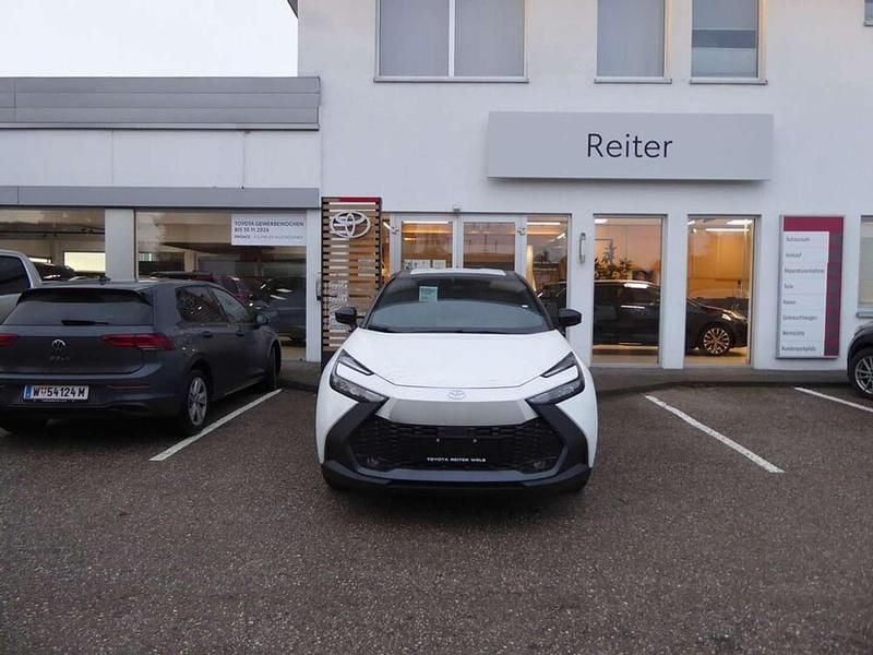 Neu Toyota C-HR Active 98 PS (72 kW) 2025 Weiß SUV