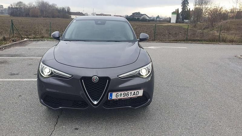 Gebraucht Alfa Romeo Stelvio 160 PS (117 kW) 2020 Grau SUV