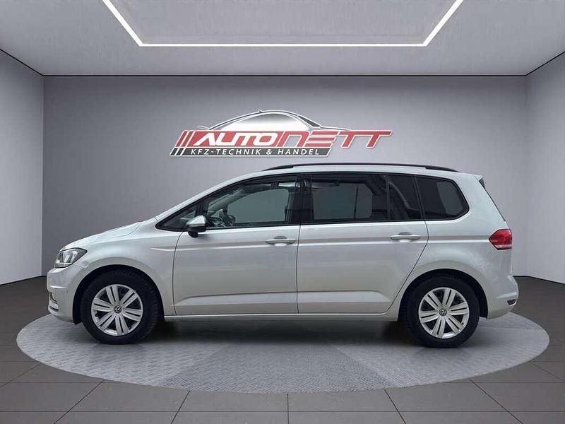 Gebraucht VW Touran Basis 150 PS (110 kW) 2021 Silber Van / Kleinbus