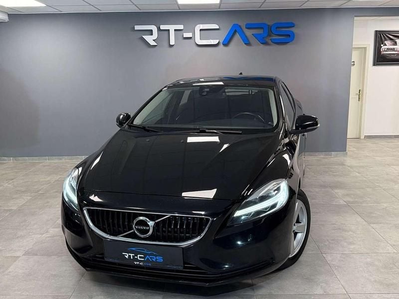 Schwarz Gebraucht 2017 Volvo V40 Kombi | € 11.999 (Fairer Preis) - Bild 1/4