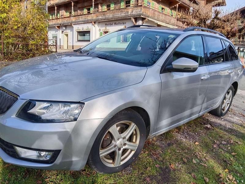 Silber Gebraucht 2015 Skoda Octavia Ambition Kombi | € 9.500 (Guter Preis) - Bild 1/4