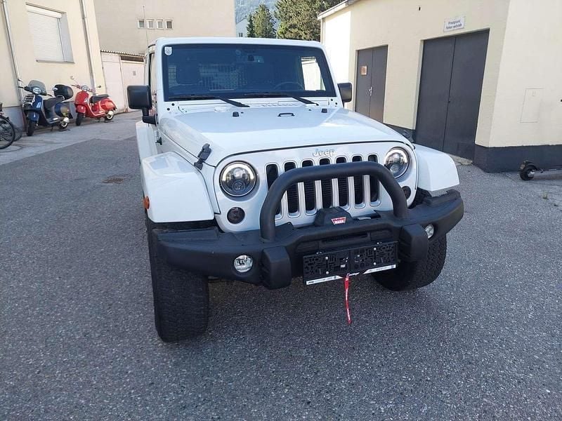Weiß Gebraucht 2015 Jeep Wrangler Sahara SUV | € 45.000 - Bild 1/4
