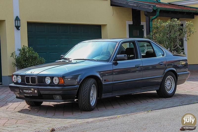 Gebraucht BMW 525 116 PS (85 kW) 1992 Grau Limousine