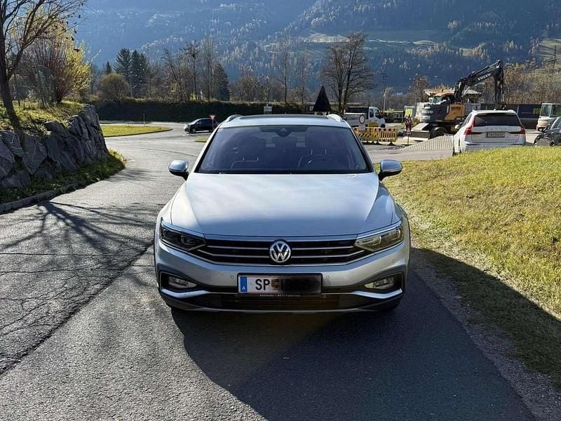Silber Gebraucht 2019 VW Passat Alltrack Kombi | € 22.500 (Etwas zu teuer) - Bild 1/4