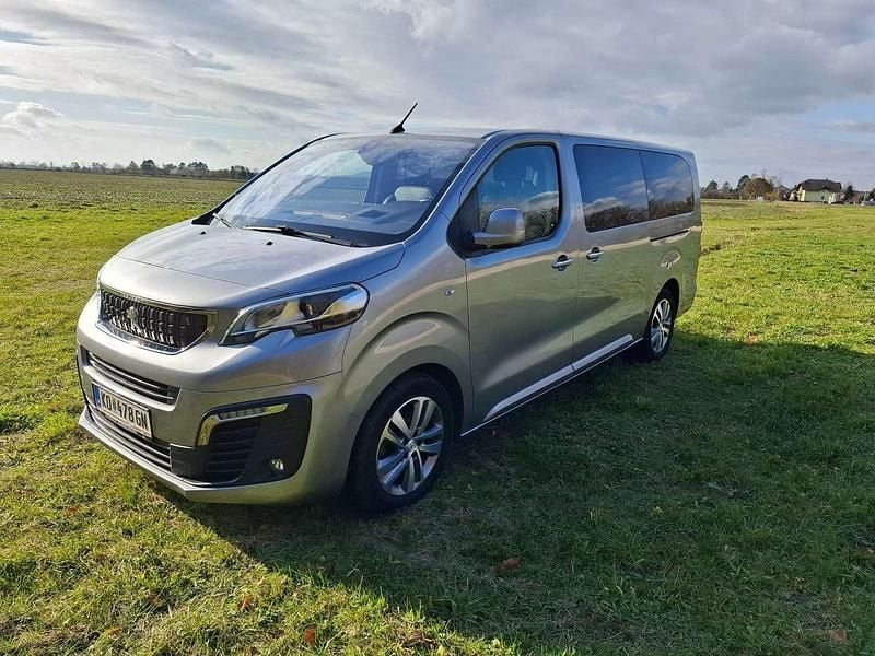 Grau Gebraucht 2020 Peugeot Traveller Business-Line Van / Kleinbus | € 39.800 (Fairer Preis) - Bild 1/4