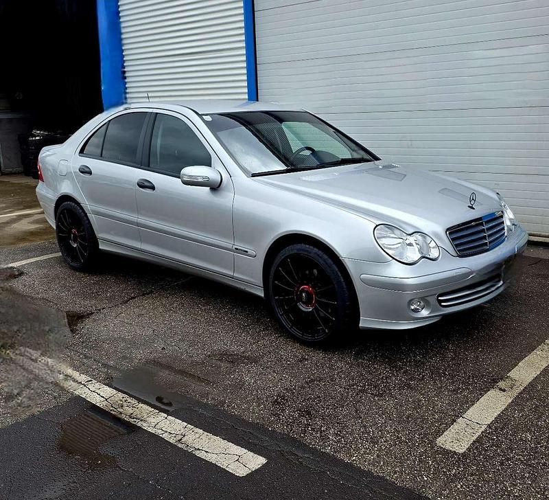 Gebraucht Mercedes C200 Classic 122 PS (89 kW) 2004 Silber Limousine