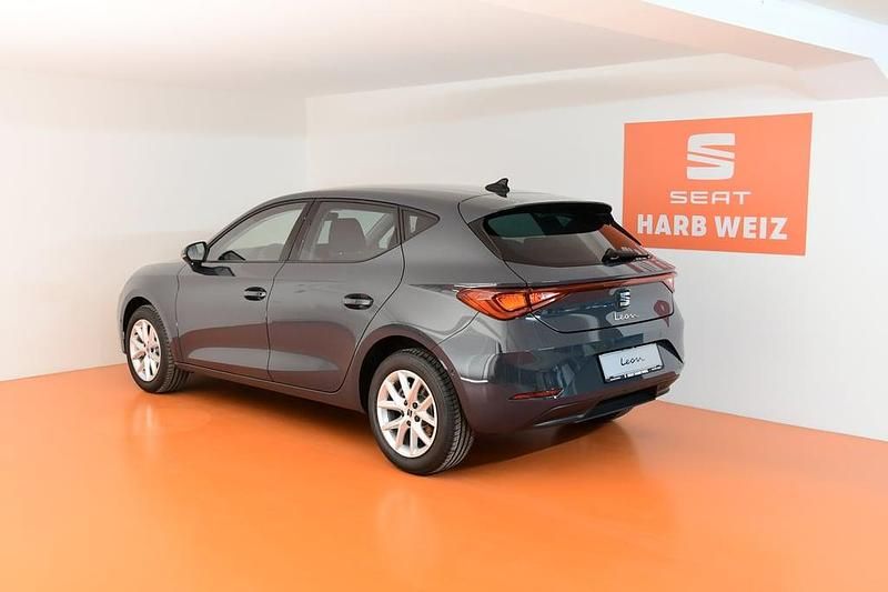 Neu Seat Leon Style 116 PS (85 kW) 2026 Dunkelblau  normal Limousine