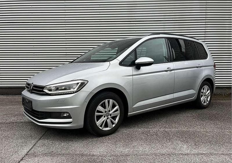 Silber Gebraucht 2022 VW Touran Comfortline Van / Kleinbus | € 25.990 (Fairer Preis) - Bild 1/4