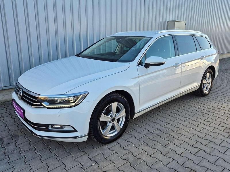 Gebraucht VW Passat Highline 120 PS (88 kW) 2018 Weiß Kombi