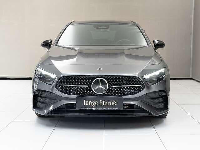 Gebraucht Mercedes A200 Night 150 PS (110 kW) 2023 Grau Limousine