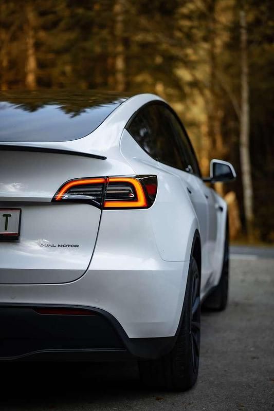 Gebraucht Tesla Model Y Long Range AWD 258 kW (351 PS) 2022 SUV
