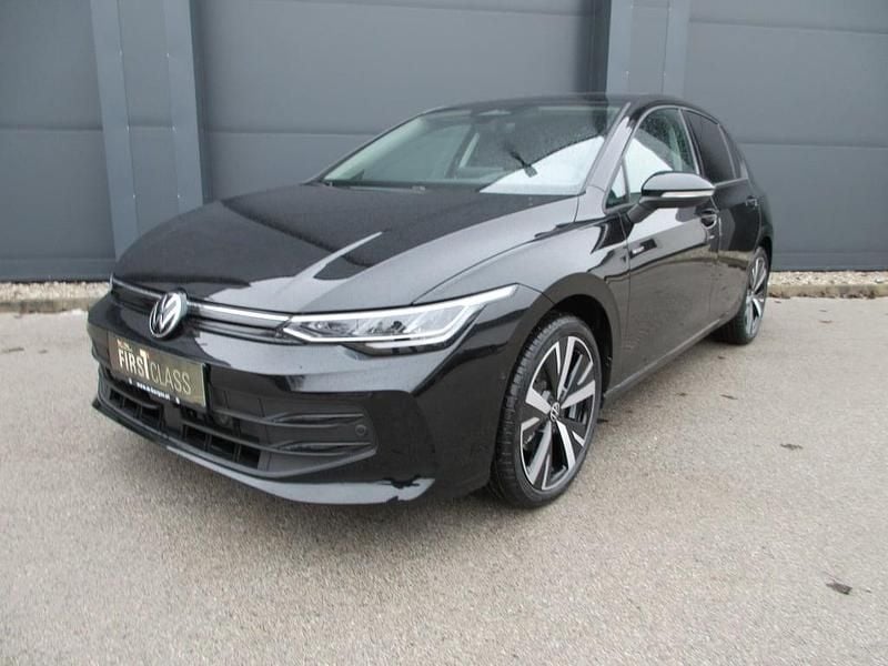 Neu VW Golf VIII 115 PS (84 kW) 2025 Schwarz  metallic
