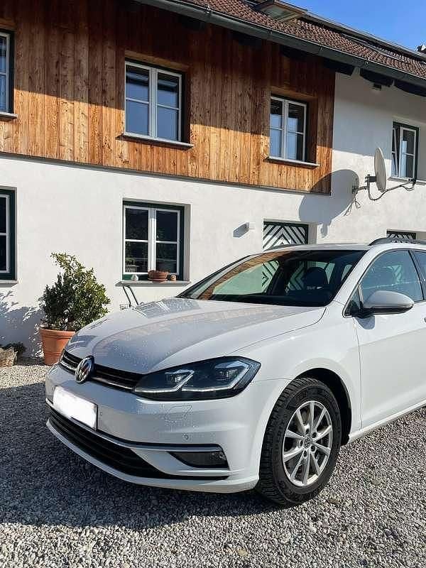 Gebraucht VW Golf VII Comfortline 150 PS (110 kW) 2019 Kombi